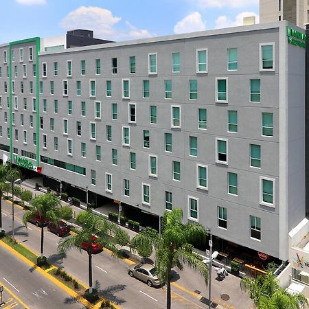 Hotel Wyndham Garden Guadalajara Acueducto à Zapopan Extérieur photo