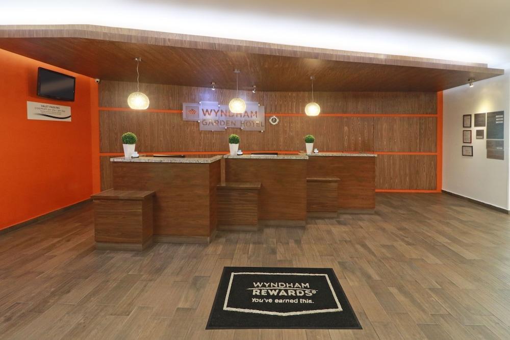 Hotel Wyndham Garden Guadalajara Acueducto à Zapopan Extérieur photo