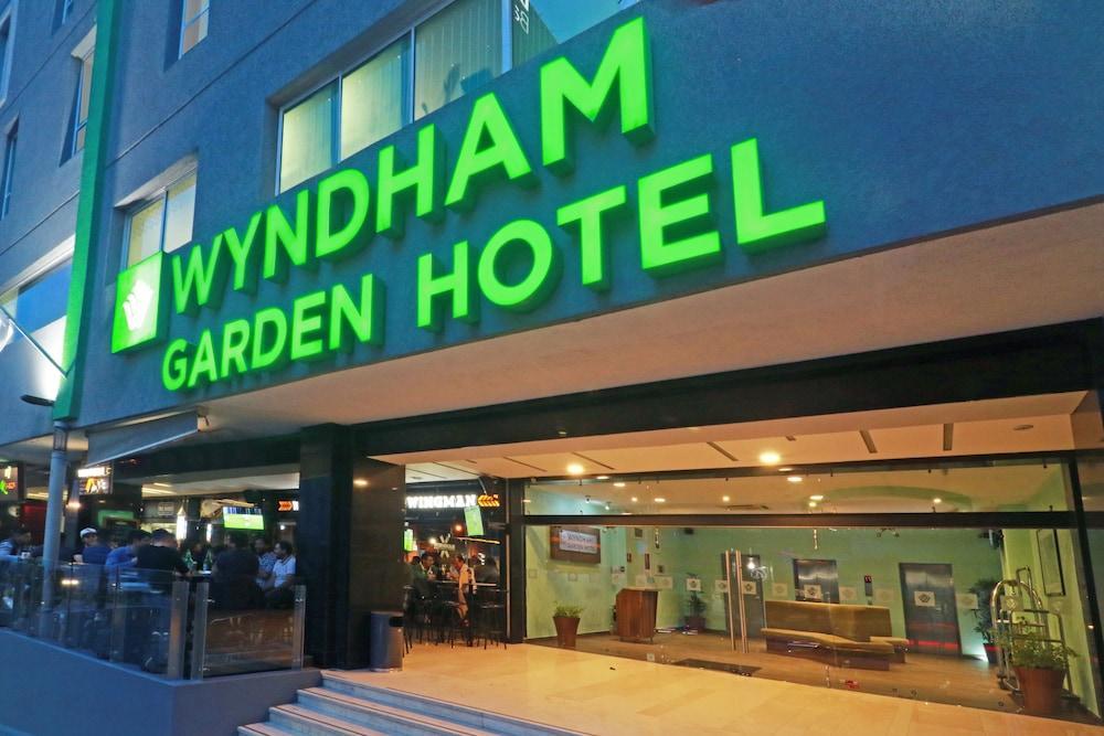 Hotel Wyndham Garden Guadalajara Acueducto à Zapopan Extérieur photo