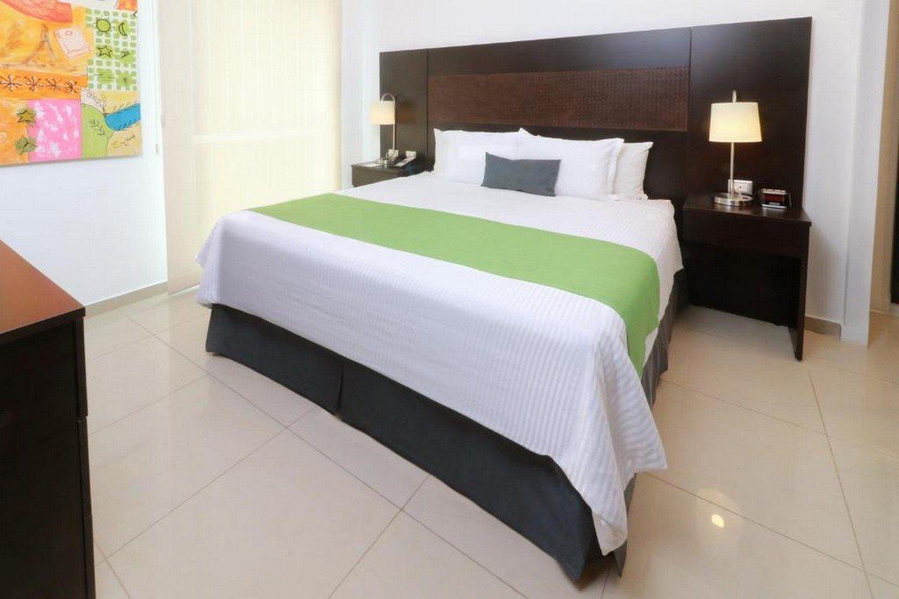 Hotel Wyndham Garden Guadalajara Acueducto à Zapopan Extérieur photo