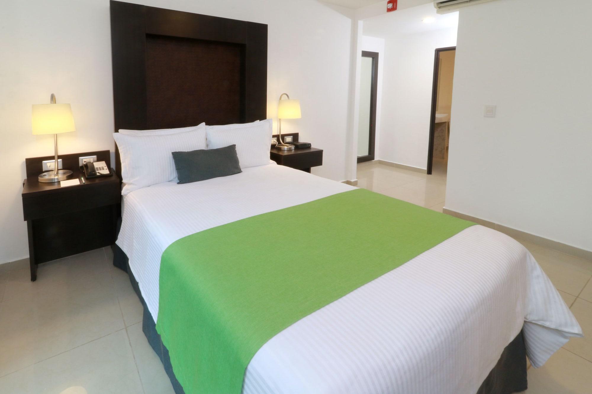Hotel Wyndham Garden Guadalajara Acueducto à Zapopan Extérieur photo