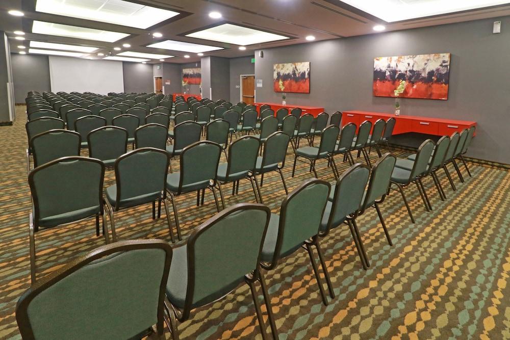 Hotel Wyndham Garden Guadalajara Acueducto à Zapopan Extérieur photo
