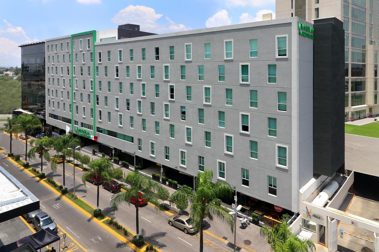 Hotel Wyndham Garden Guadalajara Acueducto à Zapopan Extérieur photo