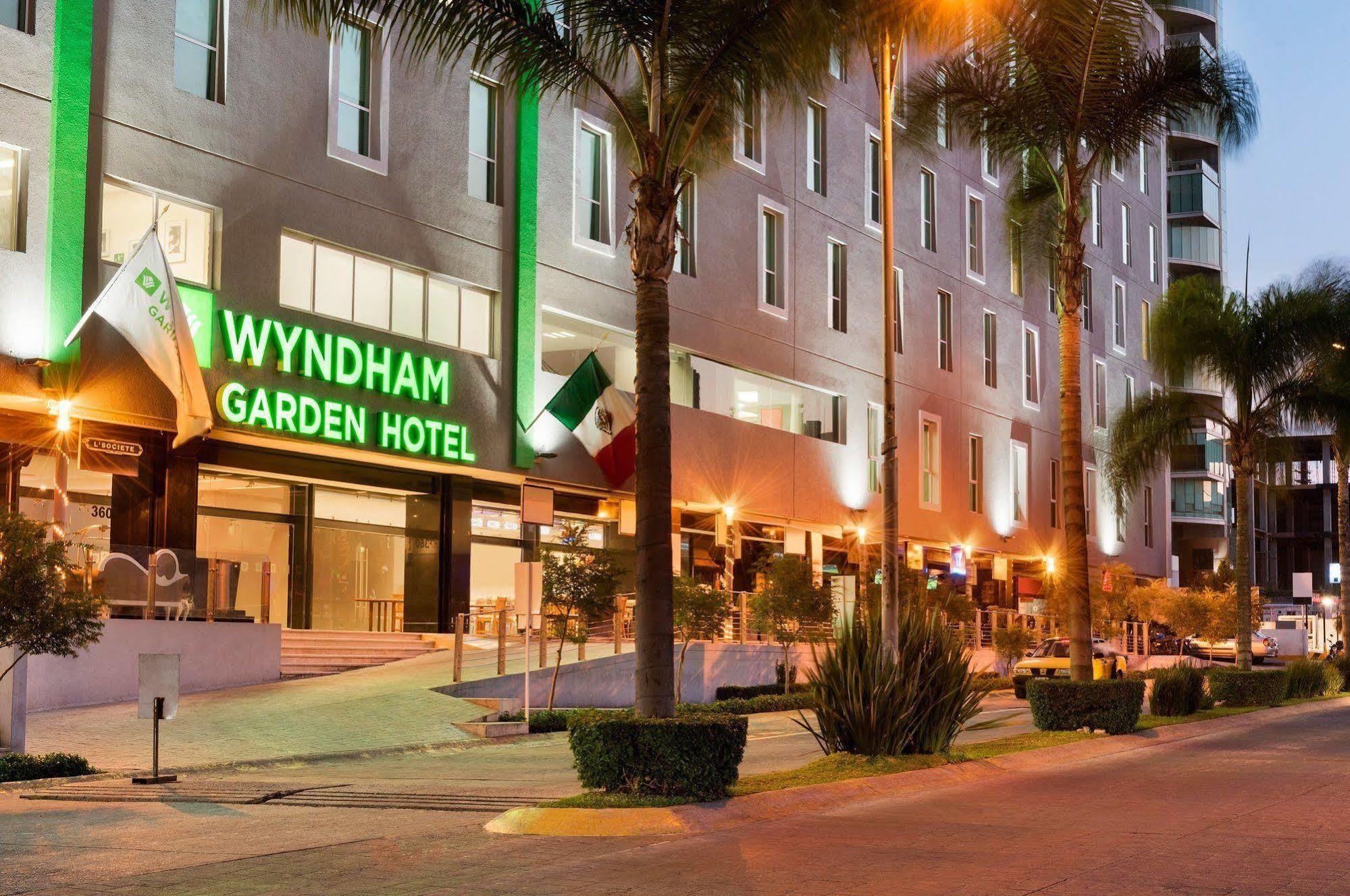 Hotel Wyndham Garden Guadalajara Acueducto à Zapopan Extérieur photo