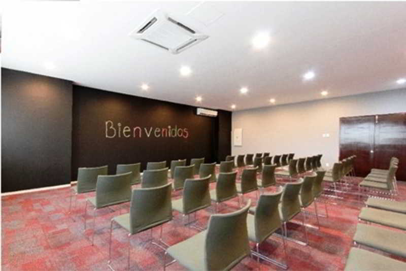 Hotel Wyndham Garden Guadalajara Acueducto à Zapopan Extérieur photo