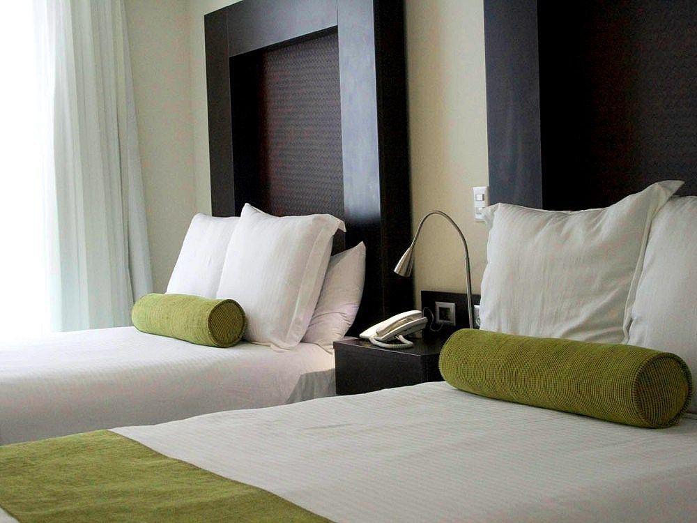 Hotel Wyndham Garden Guadalajara Acueducto à Zapopan Extérieur photo
