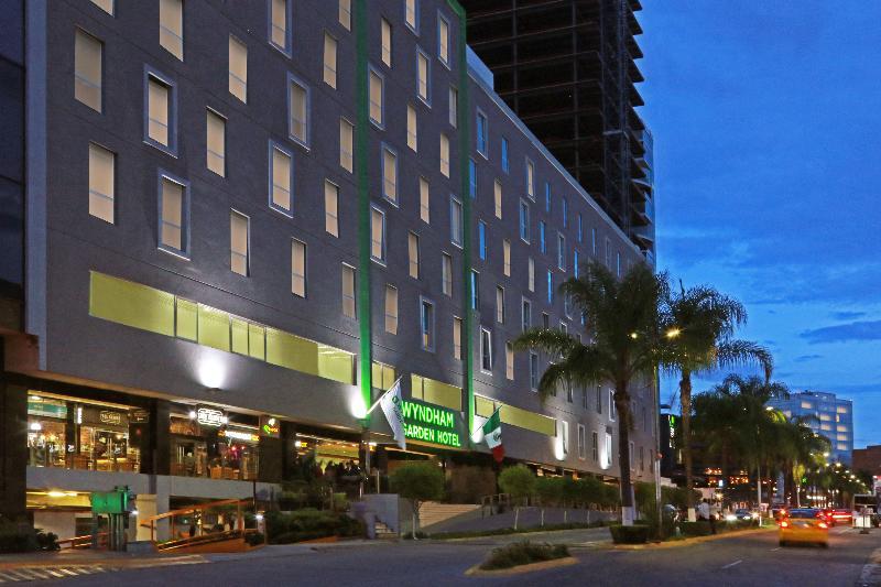 Hotel Wyndham Garden Guadalajara Acueducto à Zapopan Extérieur photo